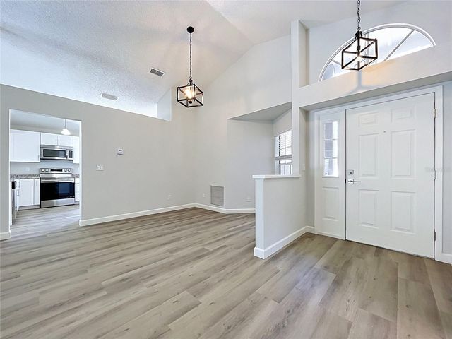 11027 STREAMSIDE DRIVE, Tampa, FL 33624