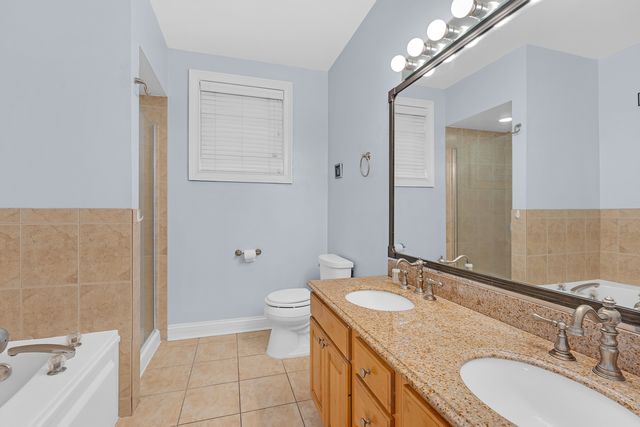 6442 N Mozart Street 1, Chicago, IL 60645