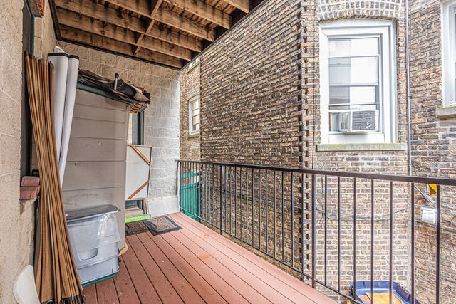 6442 N Mozart Street 1, Chicago, IL 60645