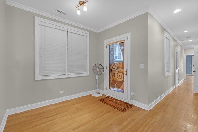 6442 N Mozart Street 1, Chicago, IL 60645