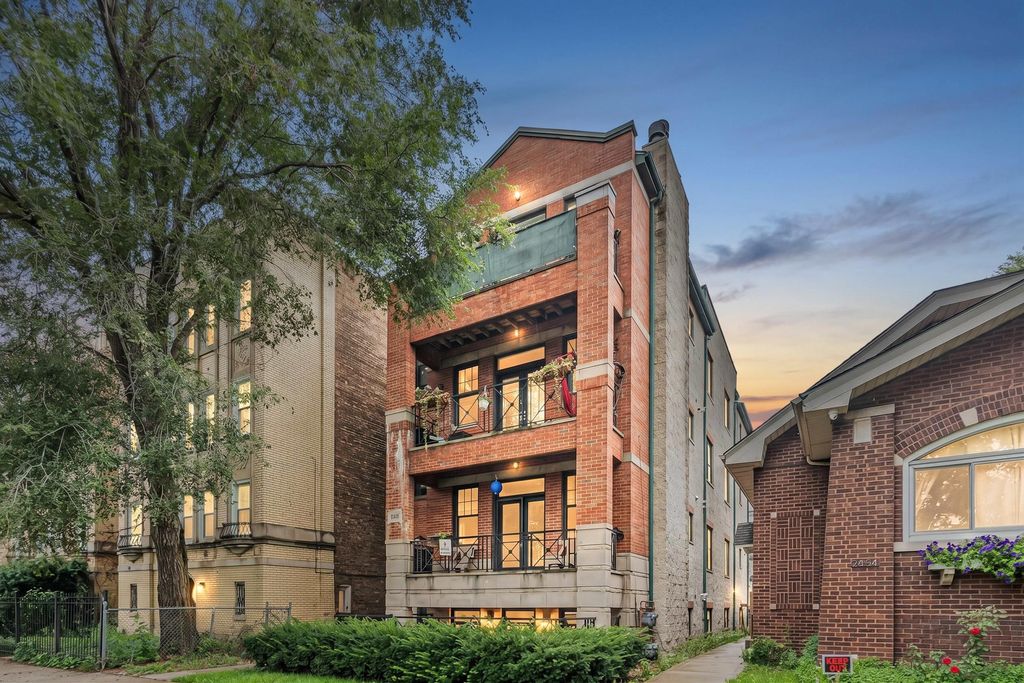 6442 N Mozart Street 1, Chicago, IL 60645