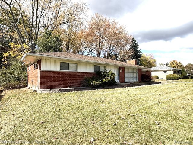 28231 Farmington Road, Farmington Hills, MI 48334