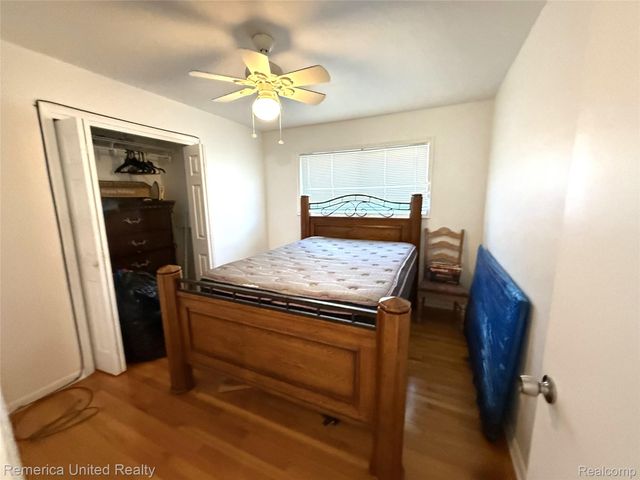28231 Farmington Road, Farmington Hills, MI 48334