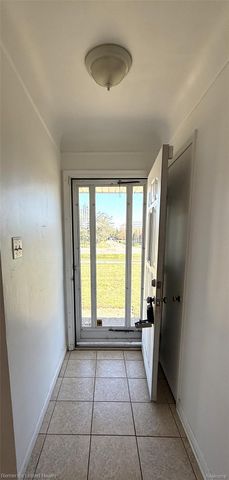 28231 Farmington Road, Farmington Hills, MI 48334