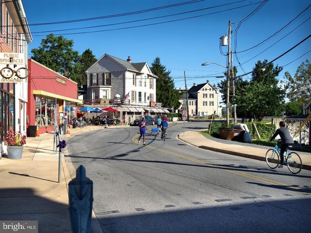 711 CANAL TOWN ST, Brunswick, MD 21716