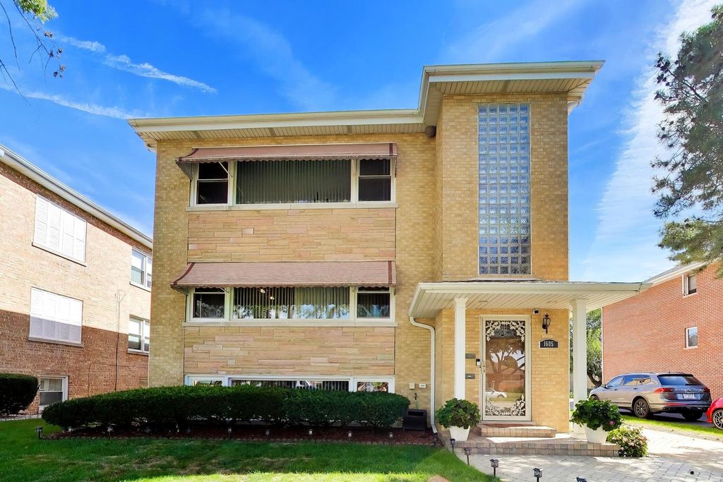 1605 Westchester Boulevard, Westchester, IL 60154 — exterior