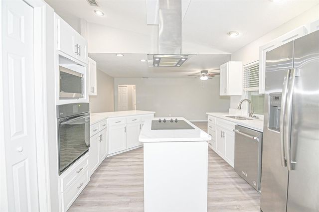 103 GLISTENING DRIVE, Auburndale, FL 33823