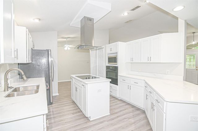 103 GLISTENING DRIVE, Auburndale, FL 33823