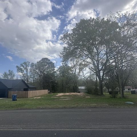 506 E Paschal Street, Troup, TX 75789