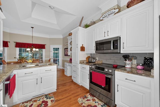 100 Crossington Way, Fountain Inn, SC 29644