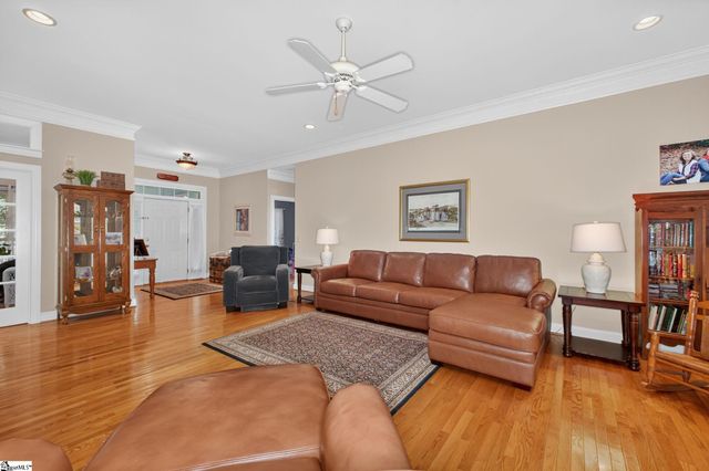 100 Crossington Way, Fountain Inn, SC 29644