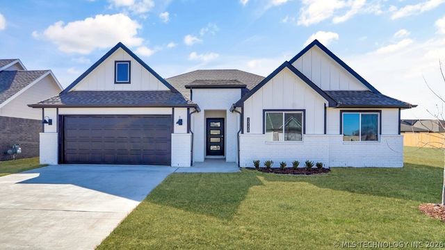 10108 E 131st Place S, Bixby, OK 74014