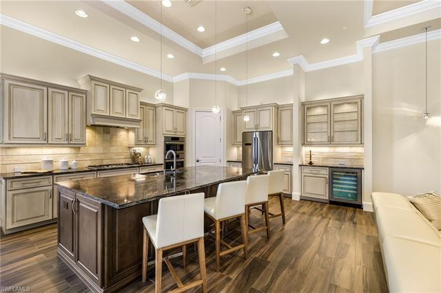 11821 Via Cassina CT, Miromar Lakes, FL 33913