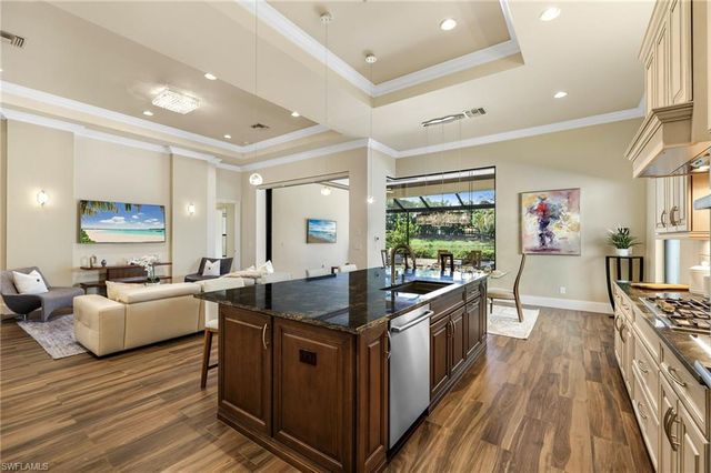 11821 Via Cassina CT, Miromar Lakes, FL 33913