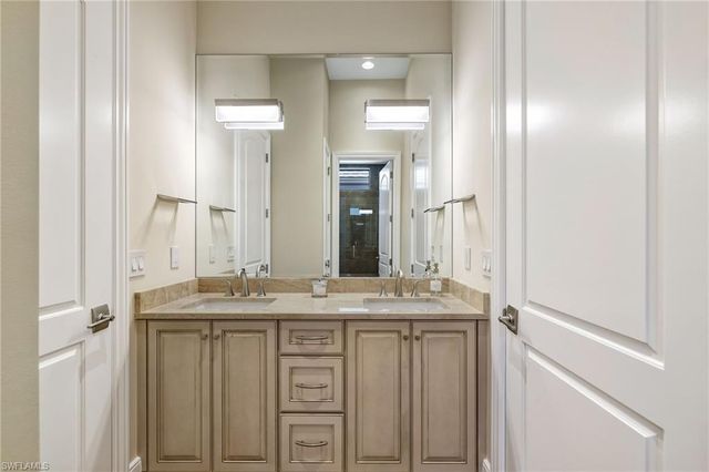 11821 Via Cassina CT, Miromar Lakes, FL 33913