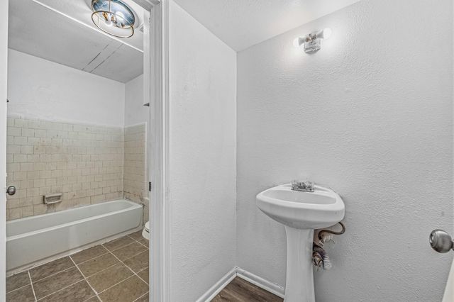 12054 Beechnut Street, Houston, TX 77072