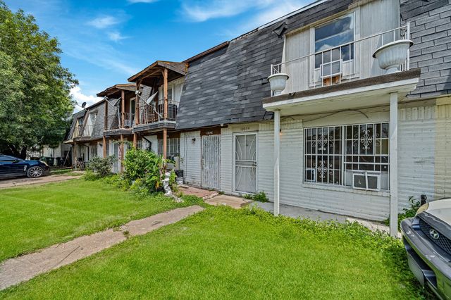 12054 Beechnut Street, Houston, TX 77072