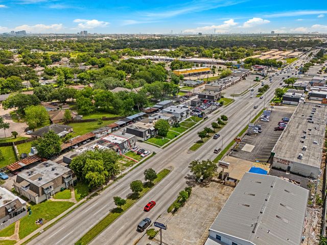 12054 Beechnut Street, Houston, TX 77072