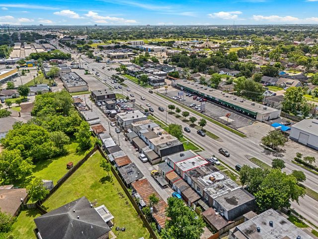 12054 Beechnut Street, Houston, TX 77072