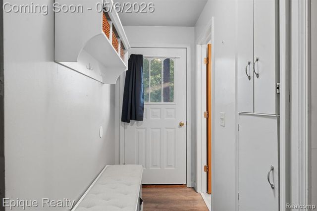 8150 Runyan Lake Road, Fenton, MI 48430