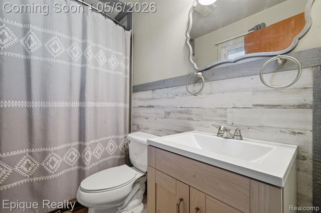 8150 Runyan Lake Road, Fenton, MI 48430