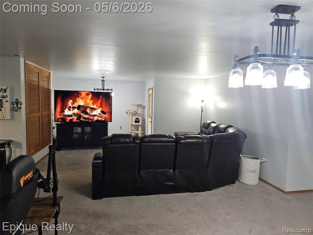 8150 Runyan Lake Road, Fenton, MI 48430