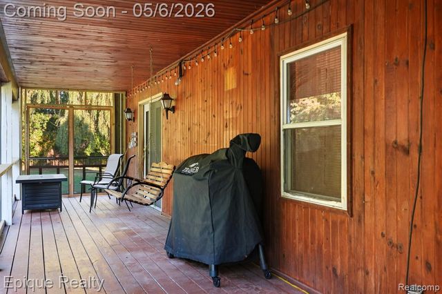 8150 Runyan Lake Road, Fenton, MI 48430