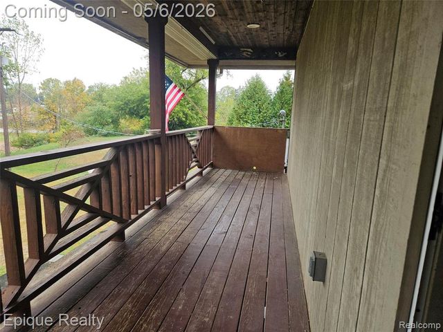 8150 Runyan Lake Road, Fenton, MI 48430