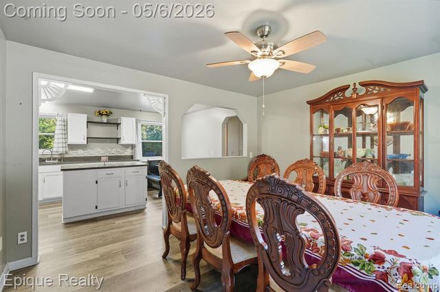 8150 Runyan Lake Road, Fenton, MI 48430