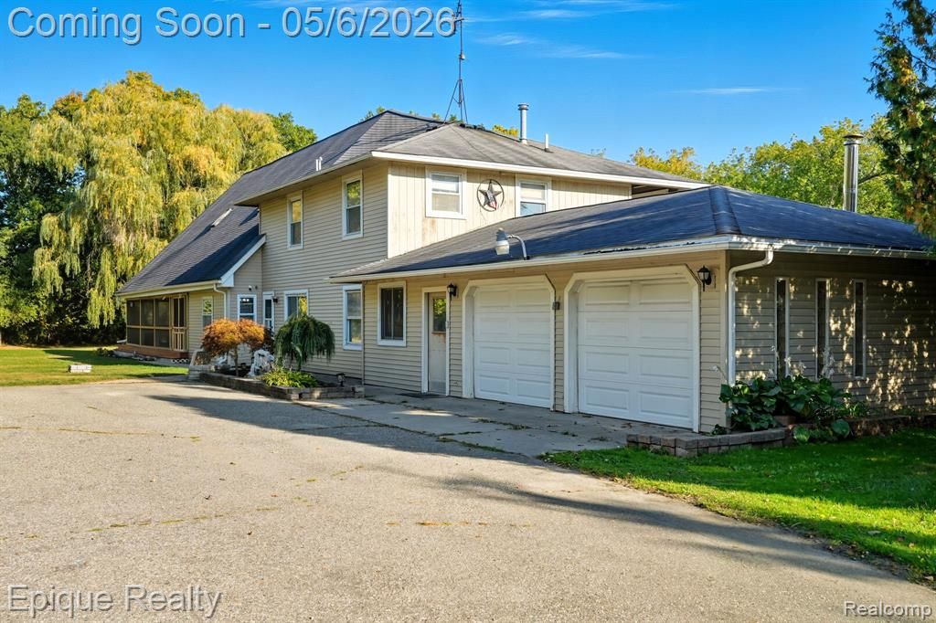 8150 Runyan Lake Road, Fenton, MI 48430
