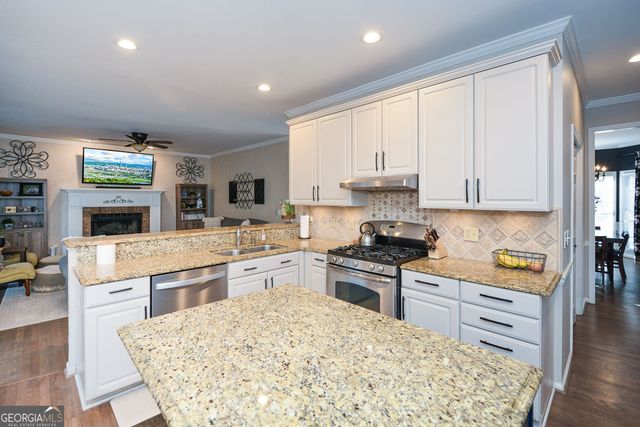 1409 Meadowbrook Way, Woodstock, GA 30189