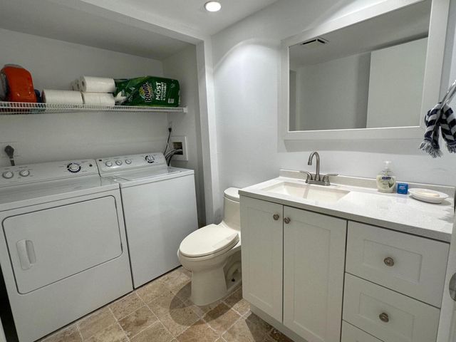 304 Miramar Lane C4, Palm Beach Gardens, FL 33410