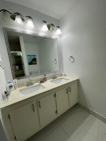 304 Miramar Lane C4, Palm Beach Gardens, FL 33410