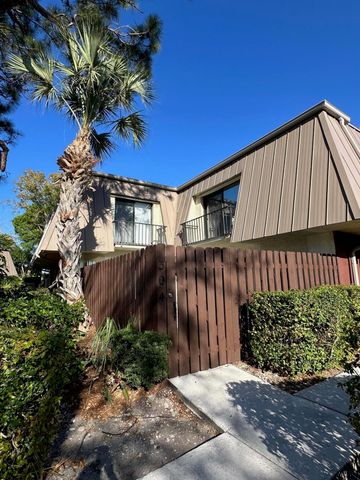 304 Miramar Lane C4, Palm Beach Gardens, FL 33410