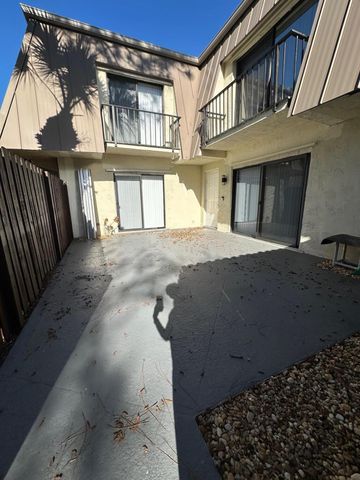 304 Miramar Lane C4, Palm Beach Gardens, FL 33410