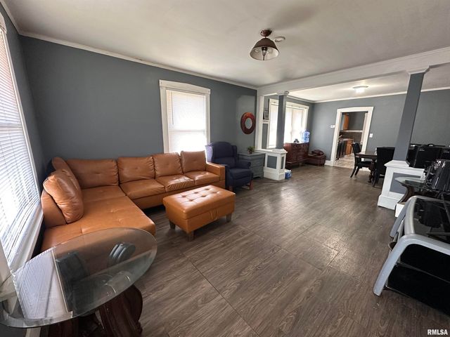 3521 SW ADAMS Street, Peoria, IL 61605