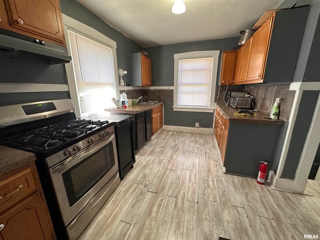 3521 SW ADAMS Street, Peoria, IL 61605