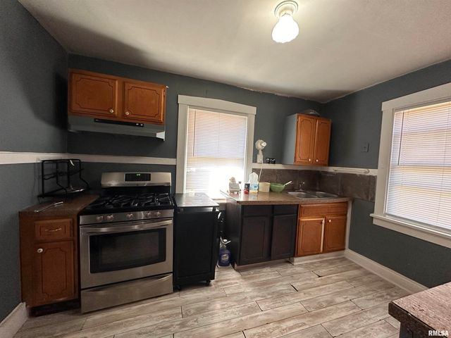 3521 SW ADAMS Street, Peoria, IL 61605