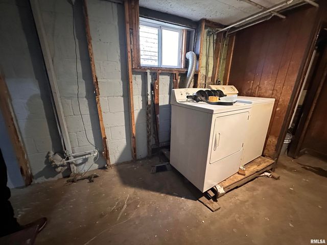 3521 SW ADAMS Street, Peoria, IL 61605