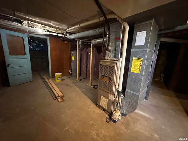 3521 SW ADAMS Street, Peoria, IL 61605