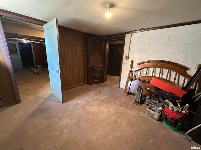 3521 SW ADAMS Street, Peoria, IL 61605