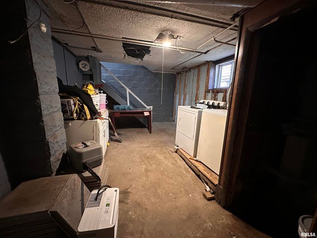 3521 SW ADAMS Street, Peoria, IL 61605