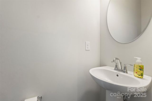 2016 Tupelo Grove Lane, Gastonia, NC 28054