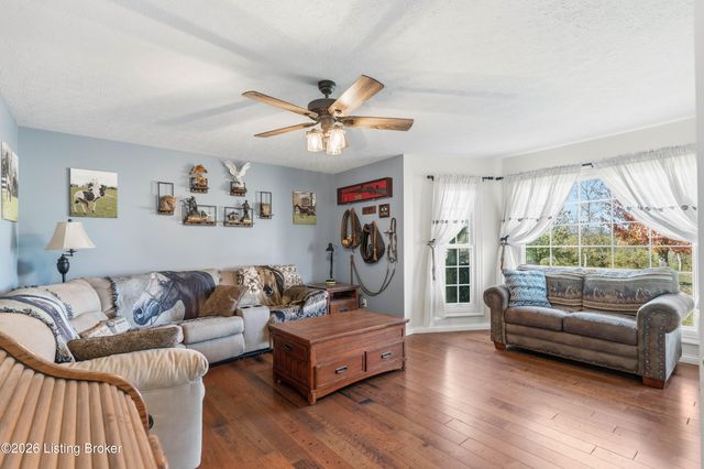 75 Sunset Farm Rd, Coxs Creek, KY 40013