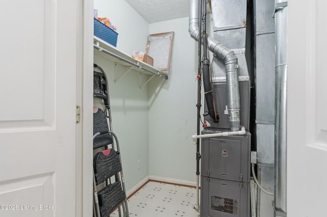 75 Sunset Farm Rd, Coxs Creek, KY 40013