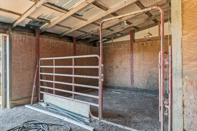 75 Sunset Farm Rd, Coxs Creek, KY 40013