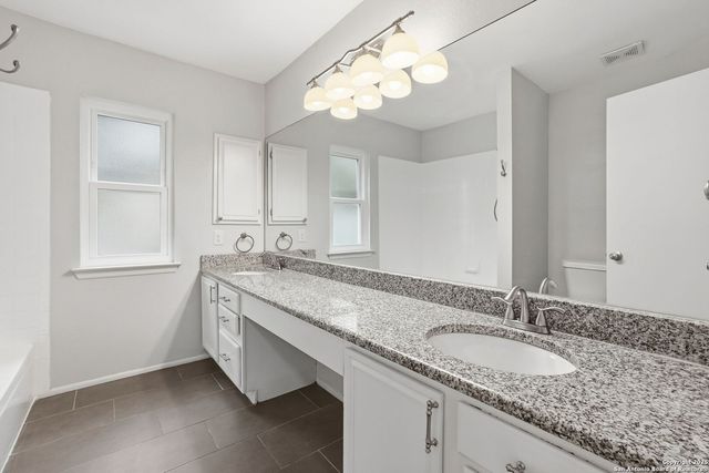 16415 Hillview Pass Dr, San Antonio, TX 78247