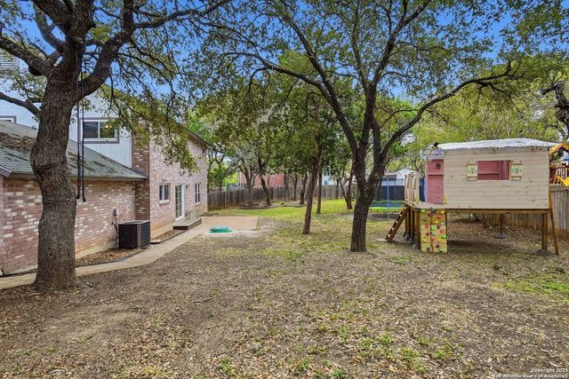 16415 Hillview Pass Dr, San Antonio, TX 78247