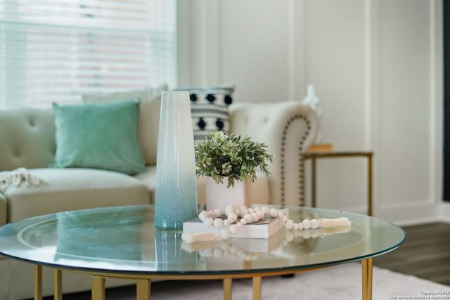 16415 Hillview Pass Dr, San Antonio, TX 78247