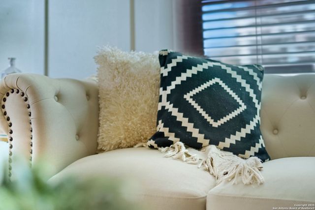 16415 Hillview Pass Dr, San Antonio, TX 78247